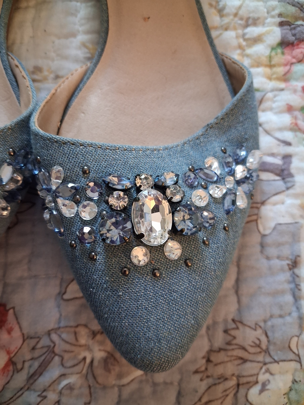 Simply Vera Wang Size 7 Embellished Denim Pointed Toe Flats - Blue - Picture 2 of 7